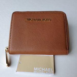 Michael Kors zip around wallet leather Nwt MK